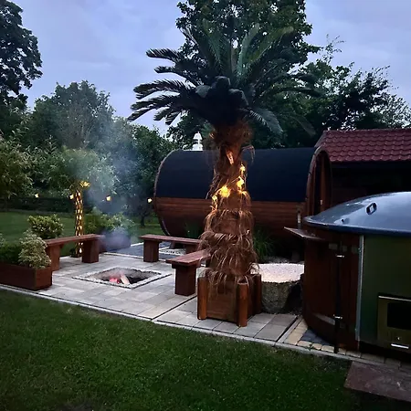 Dom Pod Lasem Na Mazurach Chata Ryn (Warmian-Masurian)