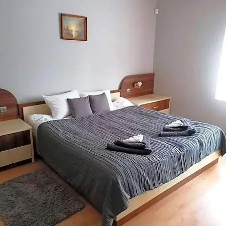 Dom Pod Lasem Na Mazurach Lodge Ryn (Warmian-Masurian)